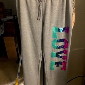 NWT women’s Love grey sweatpants Sz XL